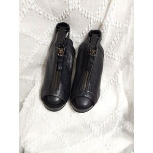 Juicy Couture Black Pebbled Leather Front Zip Peep Toe Slingback Heels Size 10M
